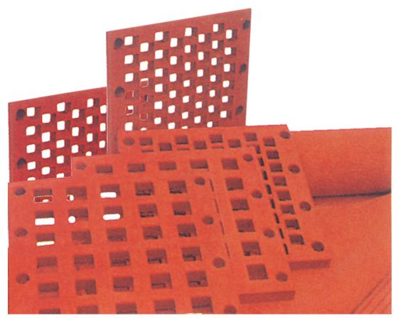 Wear-resistant rubber screen deck